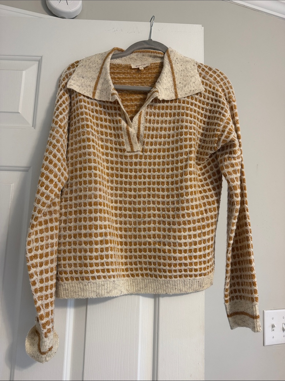 Mystree Textured Collared V-Neck Sweater in Cream and Mustard